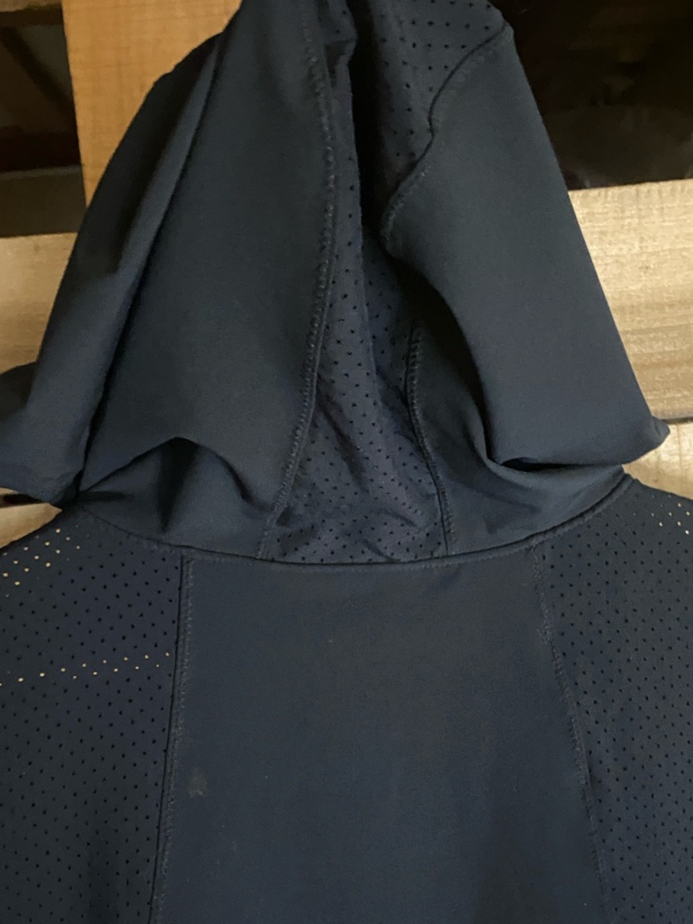 Under Armour Black Hooded Half-Zip Pullover size medium light weight - Picture 10 of 11